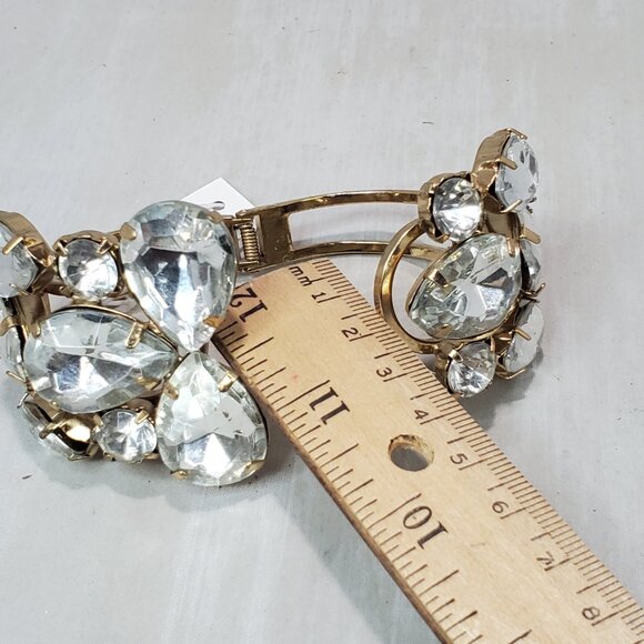 Bijou gold tone hinged bangle bracelet with faceted art glass jewel cluster - Picture 4 of 7
